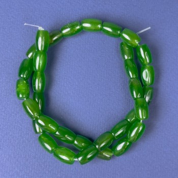 Chrysoprase barrel beads, diameter 11x7 mm, 5 mm +/-; length 38 cm on thread