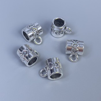 Bail findings, silver metal color, dimensions 9x8x7 mm +/- holes, 5 mm diameter +/-, 2 mm diameter +/-, packaging 14 pcs