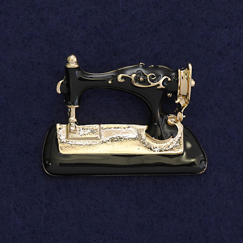 Brooch Sewing Machine, black enamel, gold-tone metal, 36x28mm