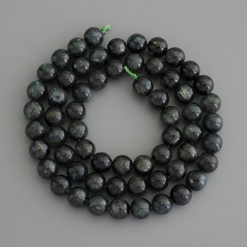 Emerald fuchsite beads (Muscovite), smooth spheres, diameter 6.5 mm, on a thread, length 39 cm+