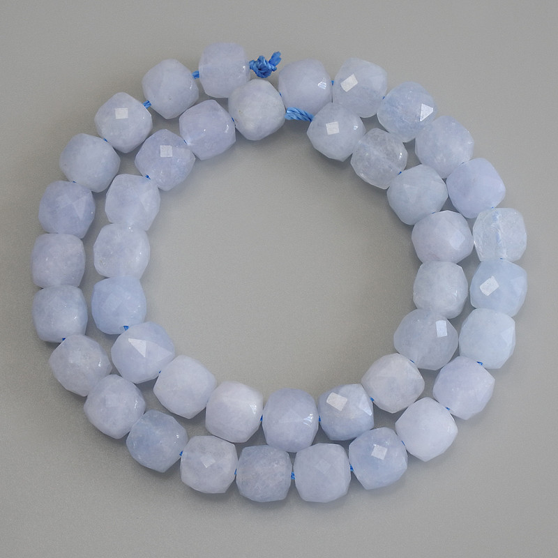 Aquamarine beads, faceted cube, 9x9 mm diameter, 37 cm length on thread