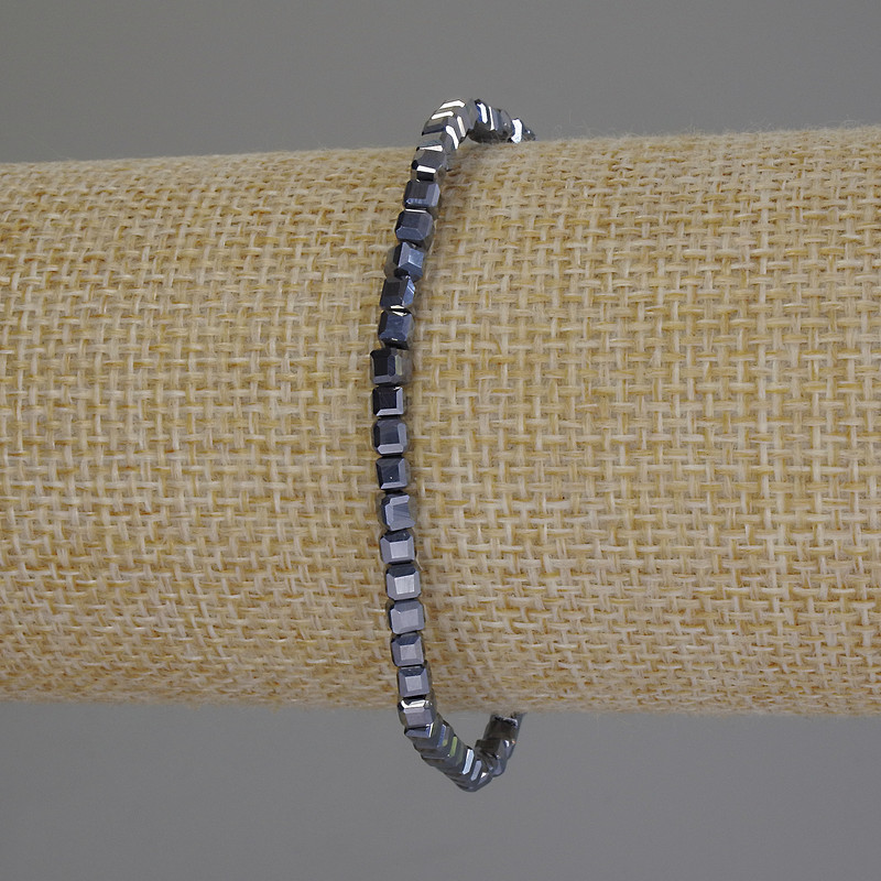 Terahertz Bracelet with Faceted Cubes, 3x3 mm, 18 cm length, stretch