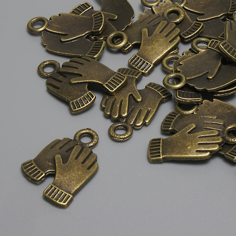 Pendant 'Gloves' Bronze-colored metal, diameter 19x13 mm, ear hole 2.3 mm, packaging 19 pcs