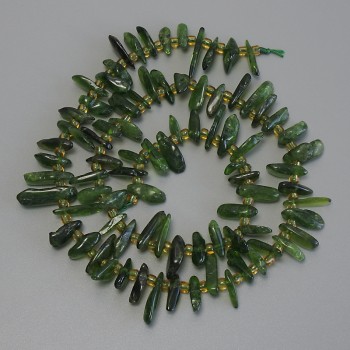 Diopside Chip Beads, diameter 11-15×1-2, 5mm+-, seed beads 3mm+-, length 39m+- on thread