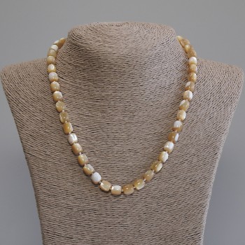 Beige Mother-of-Pearl Barrel-Bead Necklace, diameter 8x7 mm, 5 mm +/-, length 50 mm +/- with clasp