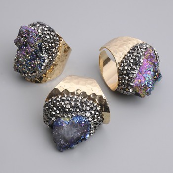 Ring 'Hurrem' Pyrite with gray and white crystals, 30x20 mm ±, gold-tone metal, size