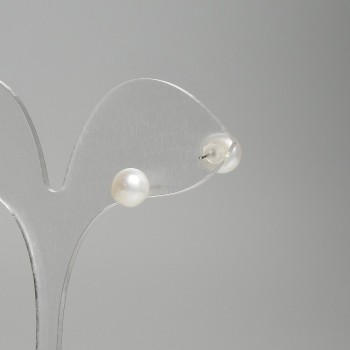 Freshwater Pearl Stud Earrings, 7 mm diameter