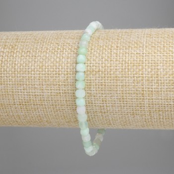 Emerald bracelet with faceted cubic beads, 4x4 mm diameter, length 18 cm ±, stretch