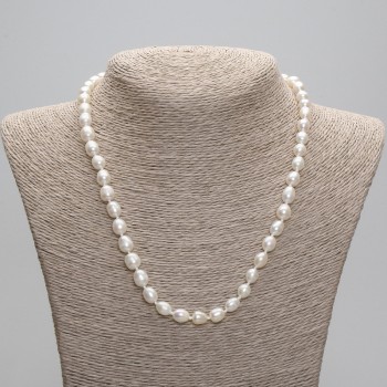 Necklace made of natural freshwater pearls 8.5-9×6-7 mm, length 45 cm +/- 5 cm extender chain