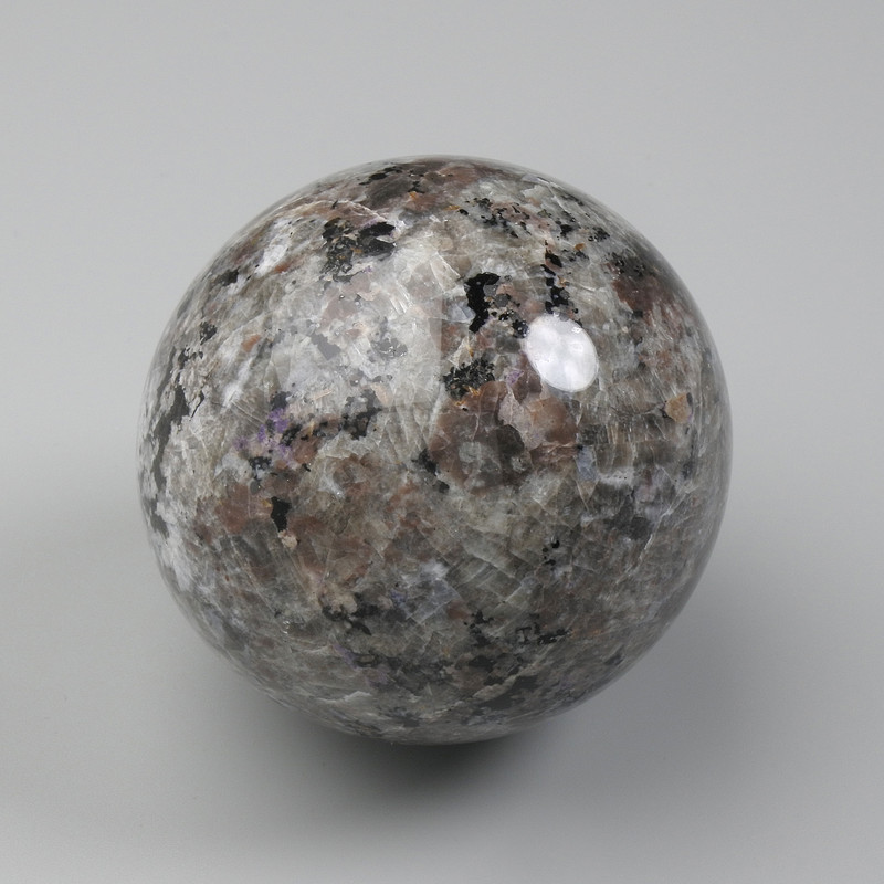 Yooperlite natural stone sphere, diameter 50–60 mm, assorted sizes (Price per 100 g) weight from 300 g