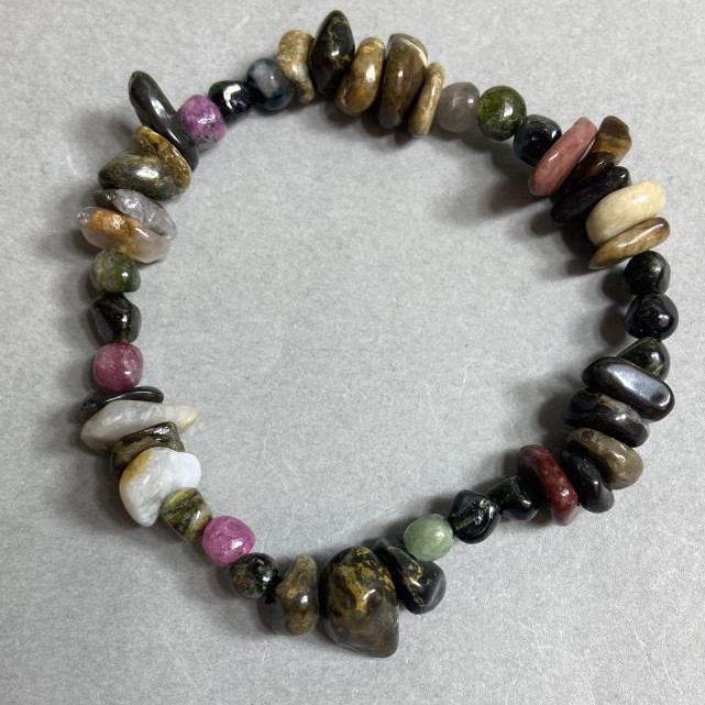 Bracelet Assorti Chips 7–12×2–5 mm ±, tumbled 5–9×5 mm ±, length 18 cm ±, stretch bracelet