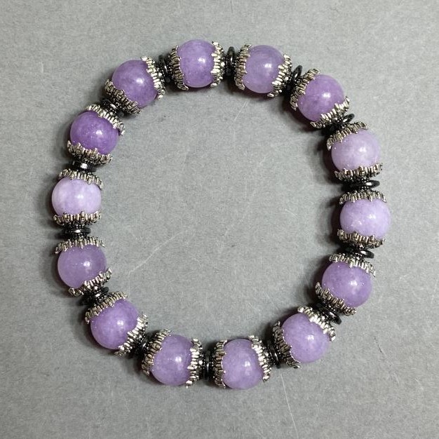 Amethyst bracelet with smooth 10mm beads ± with metal inserts, length 18 cm ±, elastic