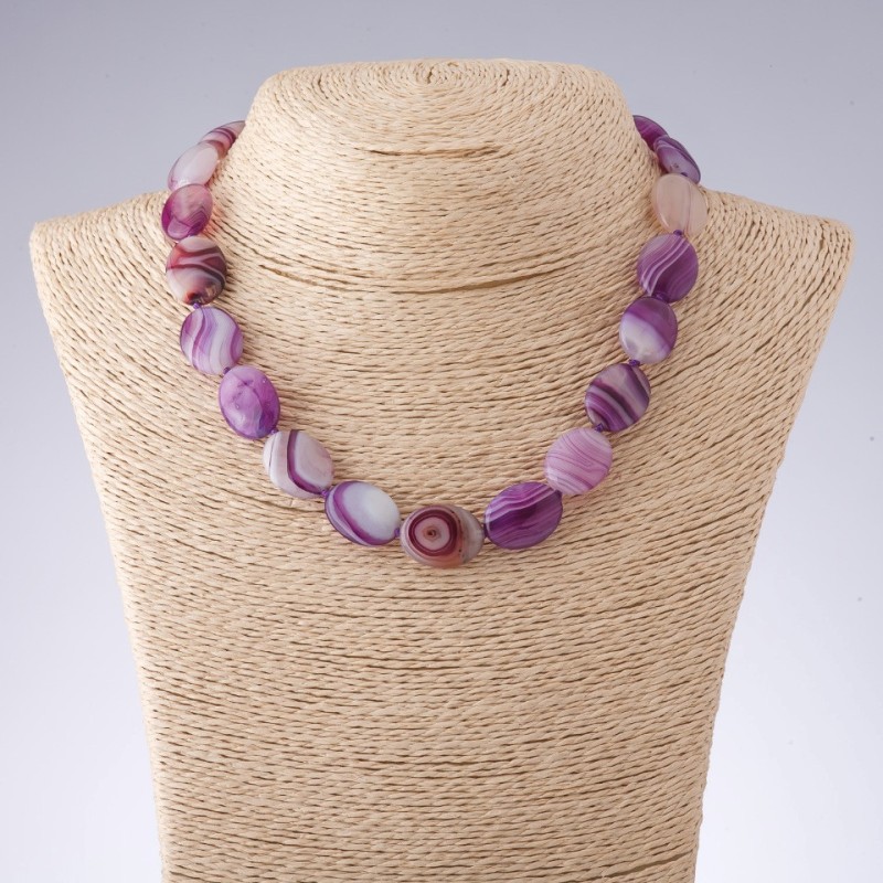 Agate Bead Necklace in Violet Tones, Oval, 15x20 mm, Length 43 cm