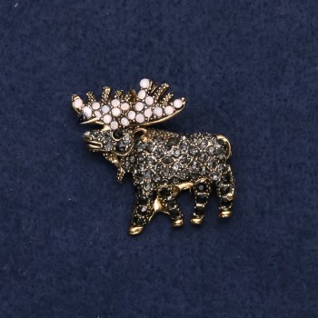 Brooch 'Hunter's Talisman Moose' 3×3 cm yellow metal