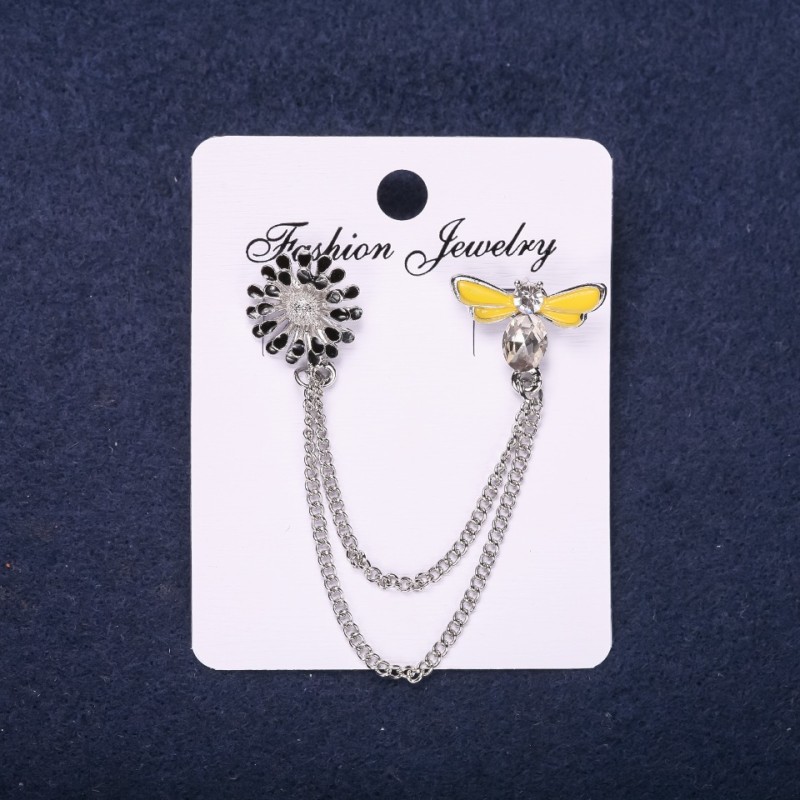 Brooch 'Axelband Bee' with enamel, colors white, yellow, and black; 15 mm; 20×15 mm; silver metal
