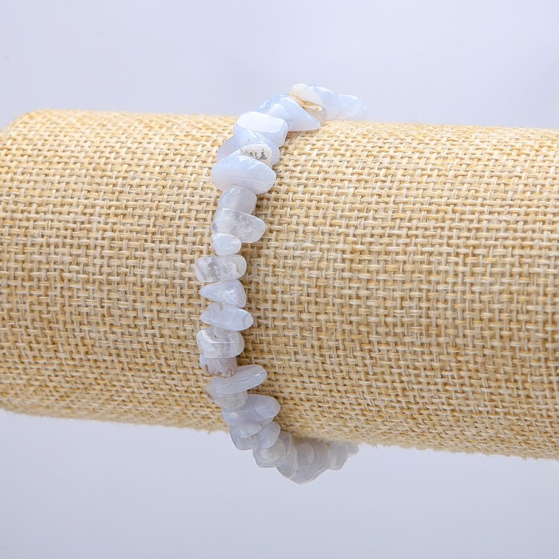 Bracelet with natural agate stone, chip-6mm, circumference 18 cm