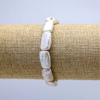 Bracelet of baroque pearls with a Gasoline finish on an elastic cord, diameter 10x18 mm (±), length 18 cm