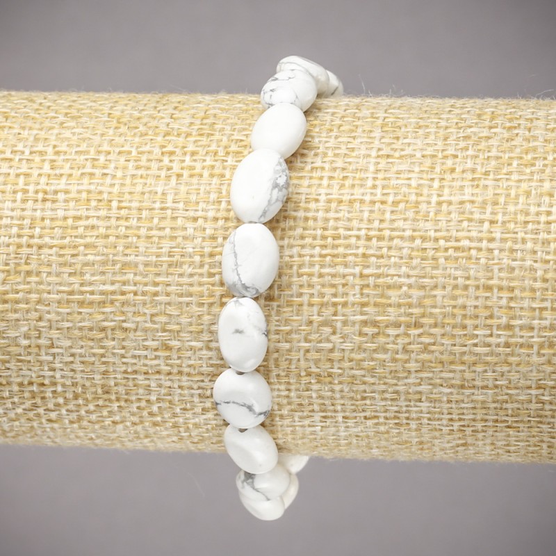 Elastic bracelet with natural howlite beads, smooth oval, 10×8 mm, length 18 cm +/-