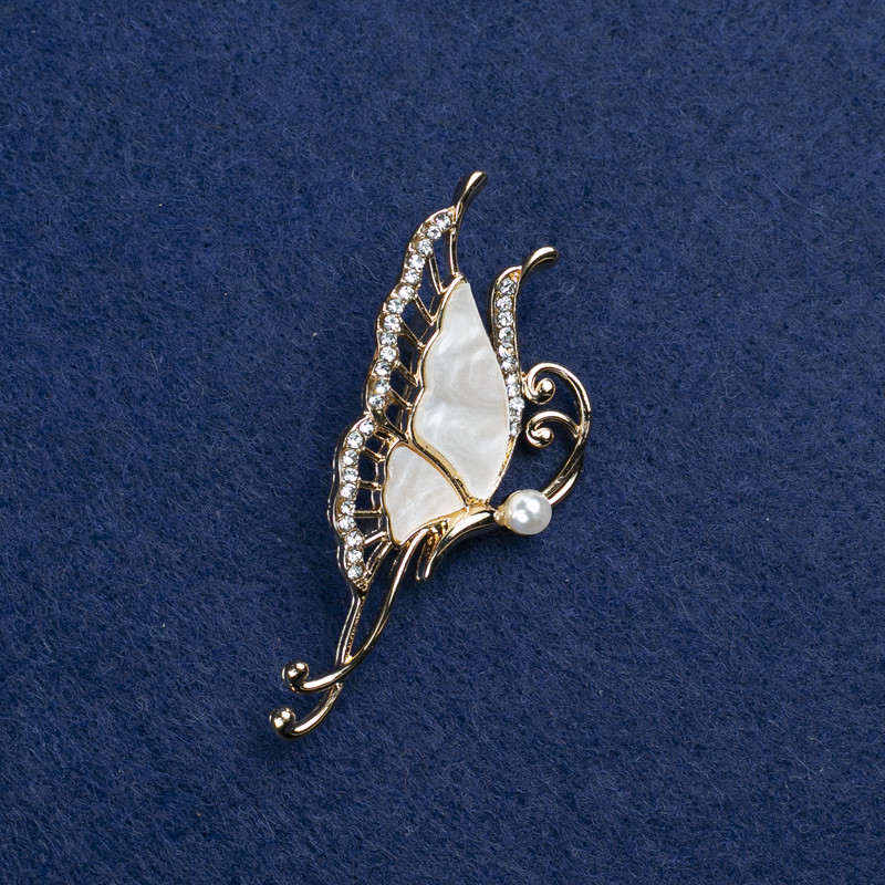 Butterfly Brooch in gold-tone metal with mother-of-pearl and crystals, with beadwork 51x24mm