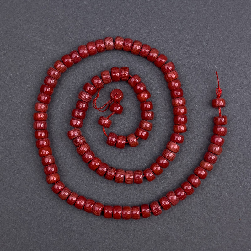 Natural coral disc bead, diameter 6x4 mm, length 40 cm on thread