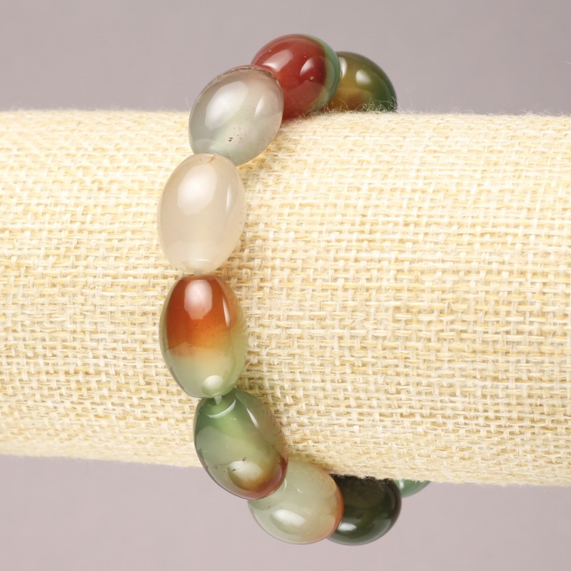 Elastic bracelet made of natural Brazilian agate, smooth oval, diameter 16×12 mm