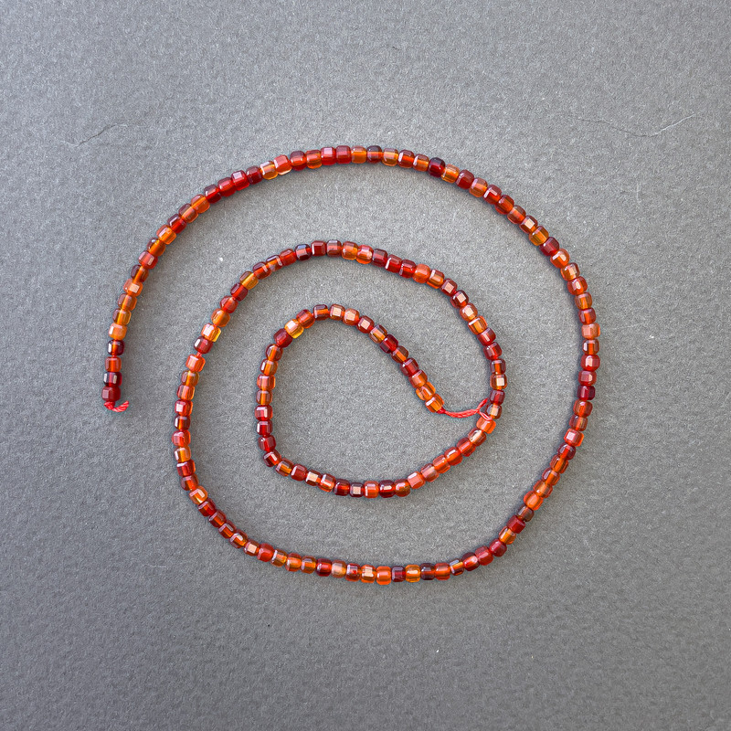 Carnelian Beads on Thread, Natural Stone Cube, Diameter 2.5×2.5 mm, Length 39 cm ±