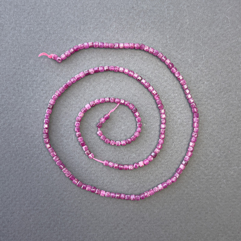 Ruby cube beads on thread, natural stone, 2x2 mm diameter, length approximately 39 cm