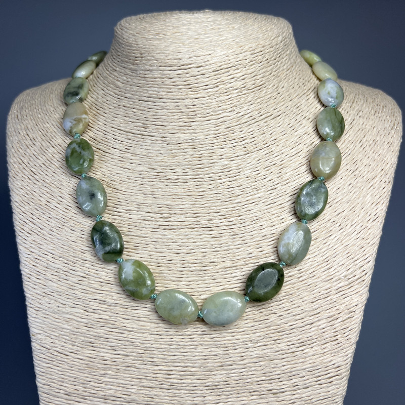 Jadeite necklace with natural gemstone, oval beads, 13×18×6 mm, length 49 cm