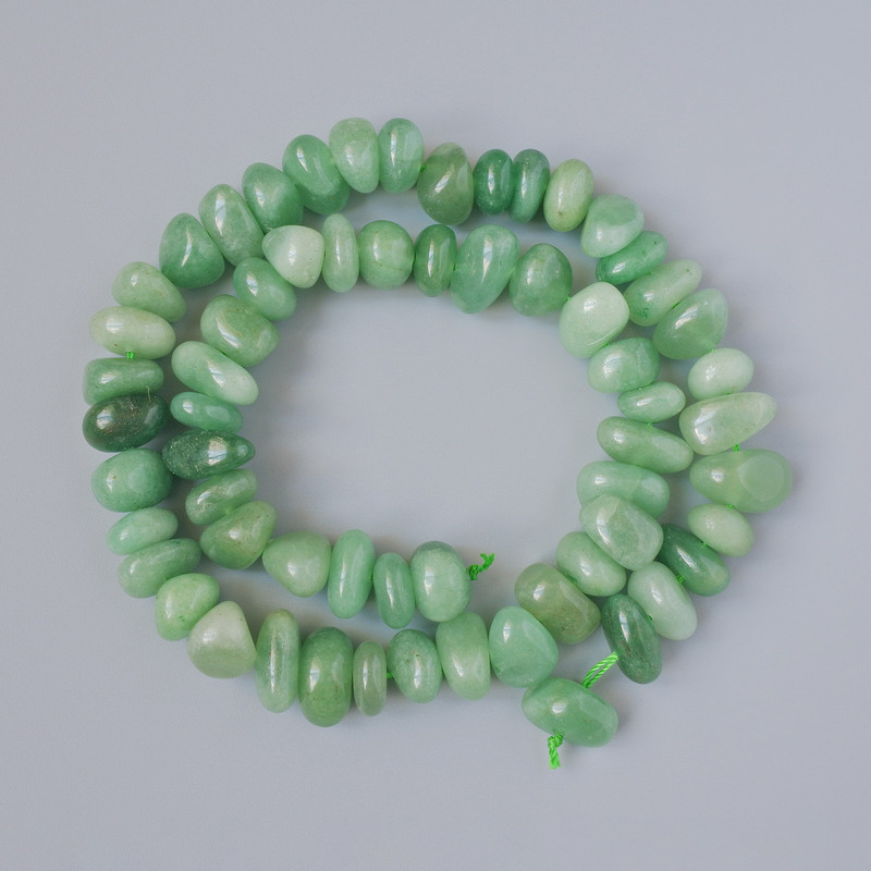 Jade beads, natural stone, briolette cut, diameter 11x6 mm, length 41 cm on cord