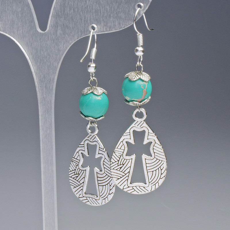 Сережки Варисцит зелений (прес. ) гладка кулька, діаметр 10мм, 19, 5х31мм+-, довжина 63мм+-з металевими вставками