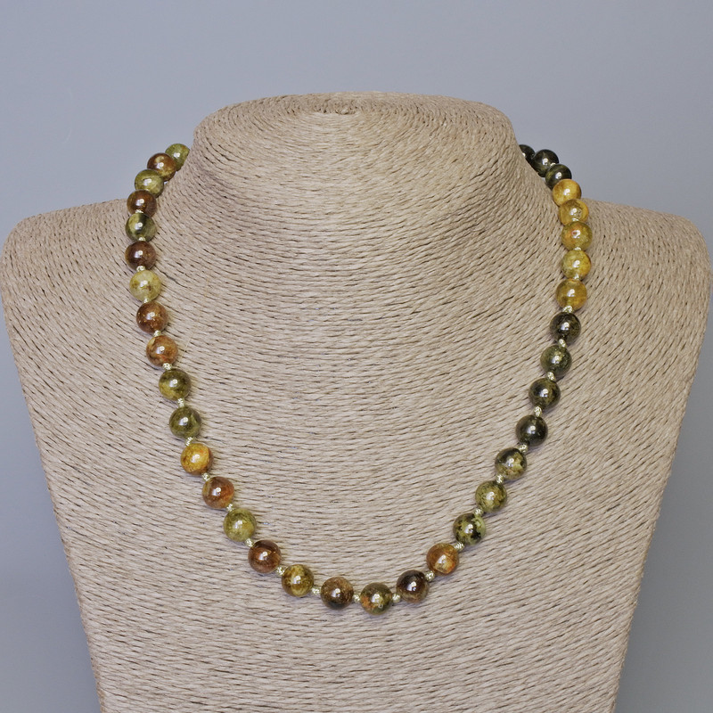 Grossular Garnet Necklace (Green Garnet) Natural Stone Smooth Bead, Diameter 8.5 mm, Length 47 cm on Thread