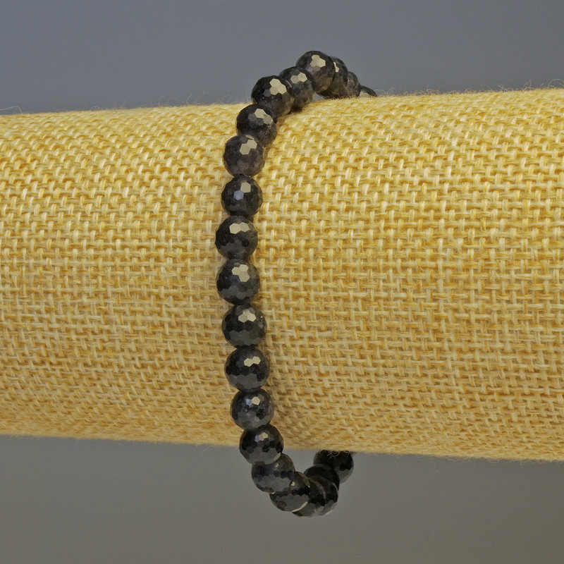 Браслет Іоліт гранована кулька, діаметр 6мм+-, довжина 18см стрейч