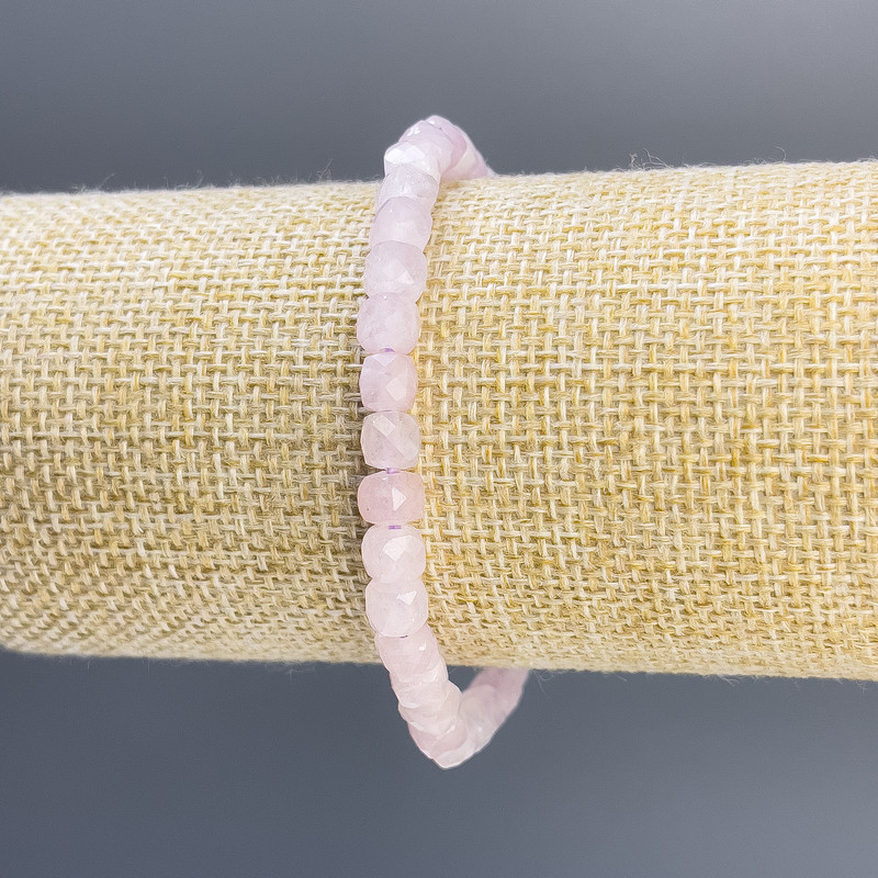 Kunzite Faceted Cube Bracelet, 6 mm Bead Diameter, 18 cm Stretch