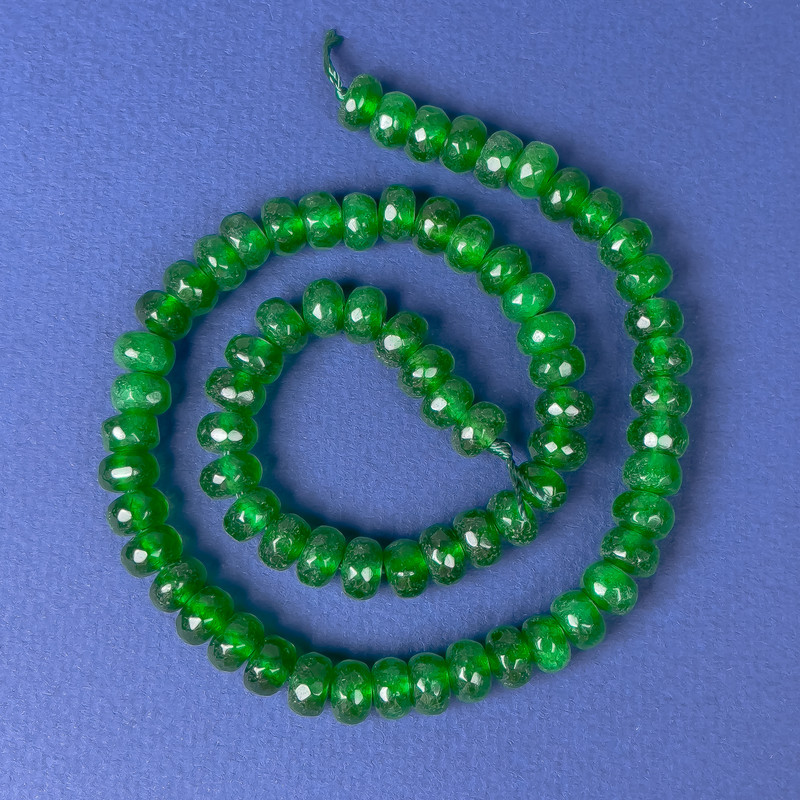 Chrysoprase faceted rondelle beads, 8x5 mm diameter, length 37 cm on thread