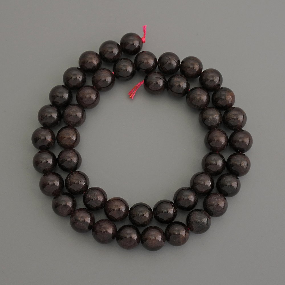 Garnet Beads, Smooth Round 8.5 mm on Thread, Length 40 cm+