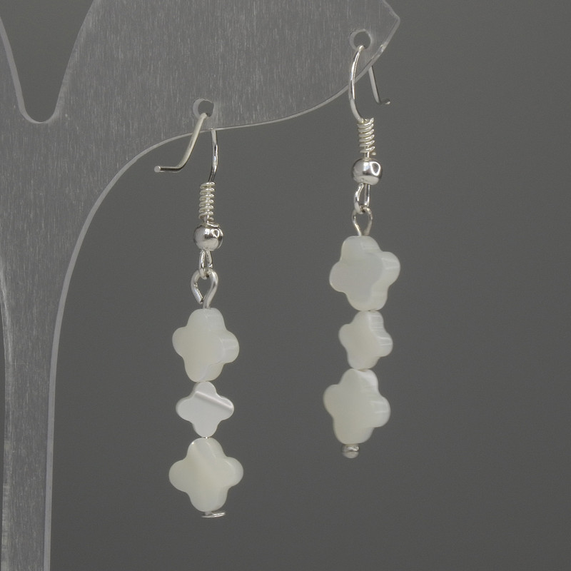 Earrings Perlamurt Shamrock 6mm+-, length 43mm+-