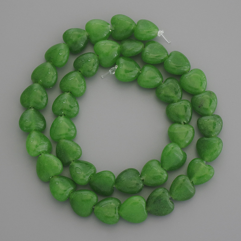 Heart-shaped Chrysoprase Beads, 10x10 mm diameter ± on thread