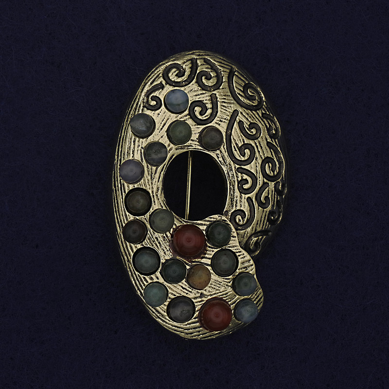 Accent Assortment Brooch with Golden Metal and Stones 40×25 mm