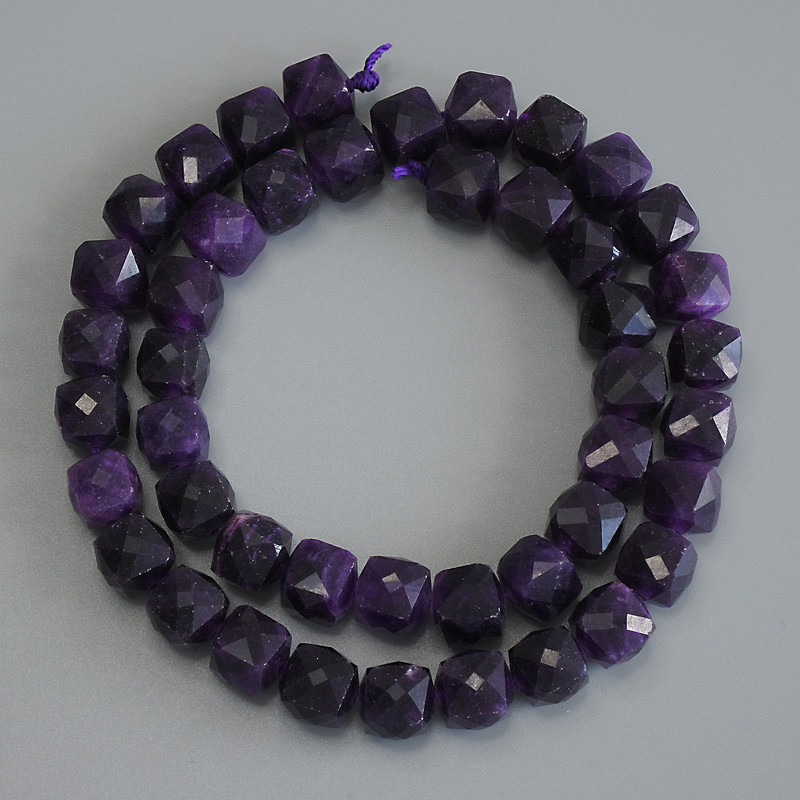 Sugilite Beads, Faceted Cube, 9x9 mm, 38 cm Length on Thread