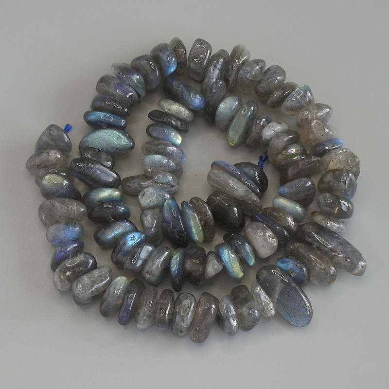 Labradorite briolette beads, diameter 9-14×5-6 mm ± on a thread, length 41 cm+
