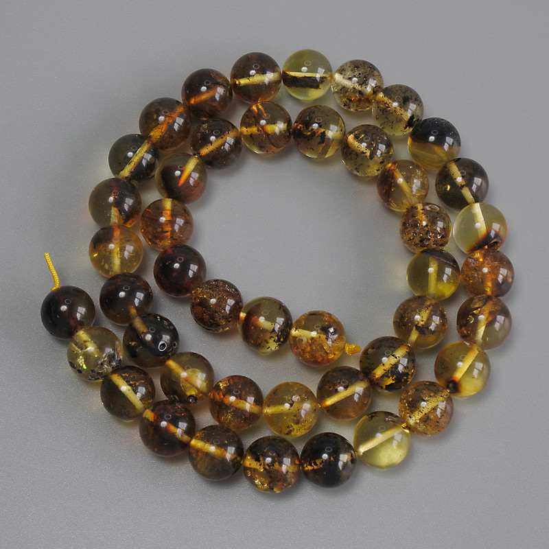 Amber Beads, Smooth Round Balls, 8.5 mm Diameter, 38 cm Length on Thread