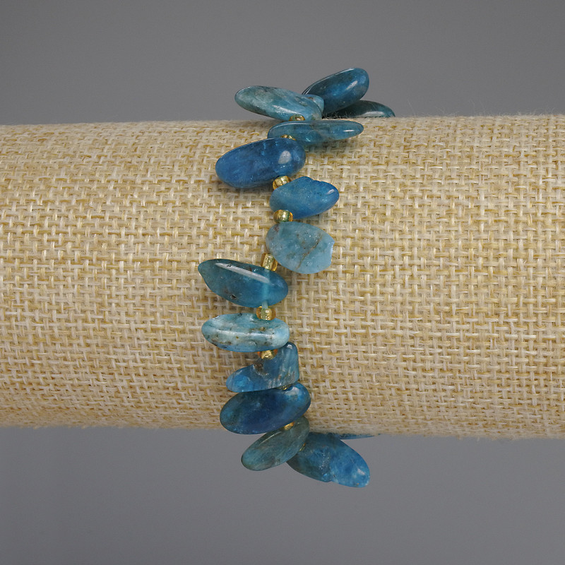 Apatite bracelet with butterfly-shaped facets, bead size 11–16×6–8 mm ±, 3 mm seed beads ±, length 18 cm ±, stretch