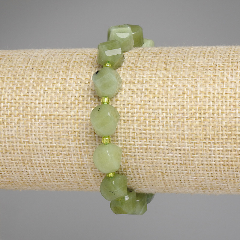 Faceted Jadeite Bracelet, Diamond-Shaped, 18 cm