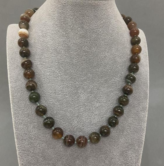 Agate Necklace with Smooth Beads 10mm, 45 cm long, with clasp