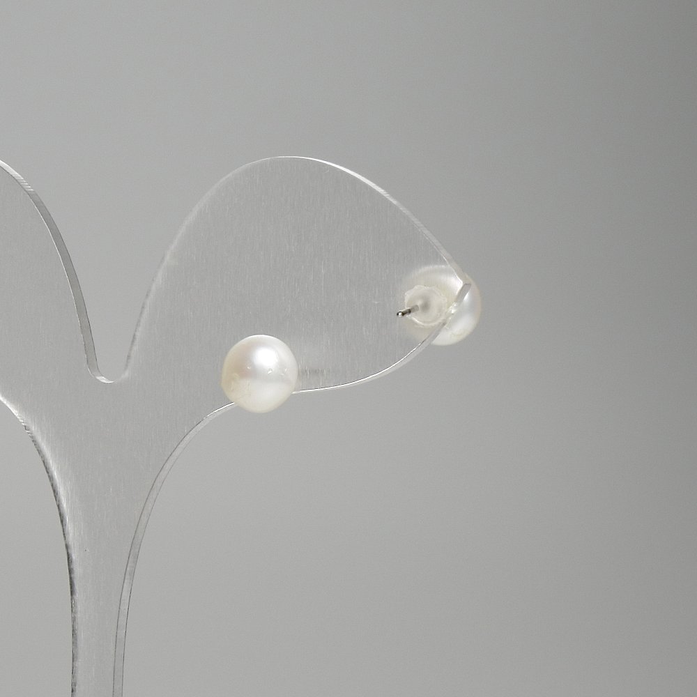 Freshwater Pearl Stud Earrings, 7 mm diameter