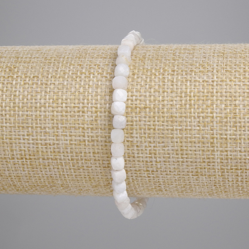 Adularia bracelet, faceted cube 4x4 mm, length 18 cm, elastic