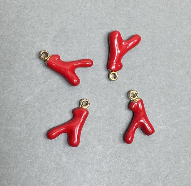 Pendant with red enamel, gold-tone metal, diameter 20×11 mm (+/-), hole diameter 2.2 mm (+/-); packaging (4 pcs)
