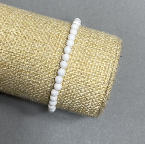 Agate Bracelet with Smooth Beads, 4–5 mm Diameter, Stretch, Length 18 cm