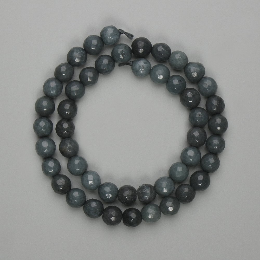 Iolite beads, faceted round bead, 8mm diameter, 37cm length on thread