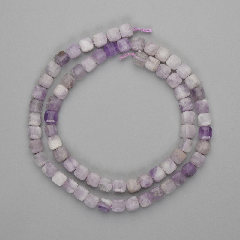 Amethyst beads, faceted cube 5.5x5.5 mm, length approx. 39 cm on thread